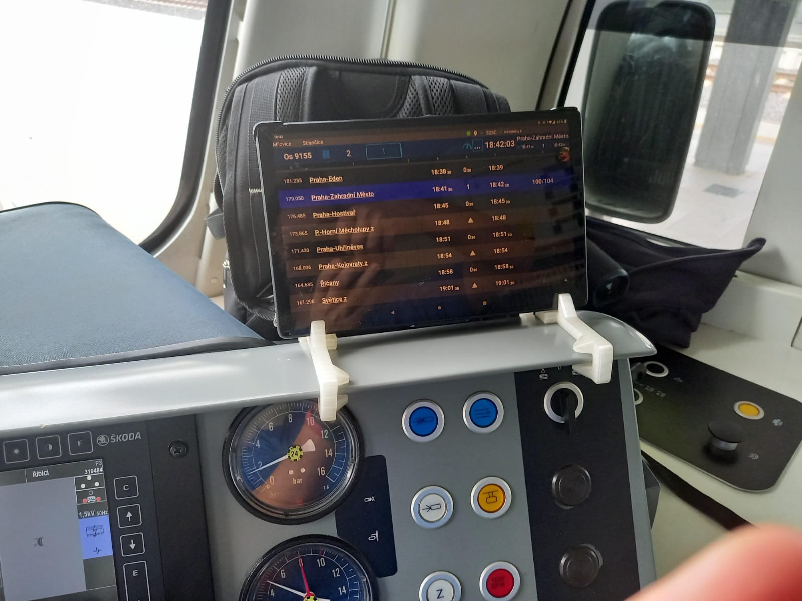 tablet holder 2